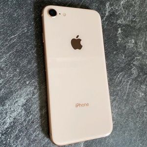iPhone 8 used, in good condition.